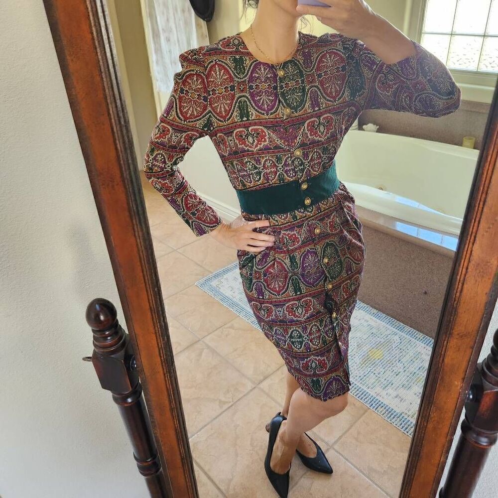 Positive Attitude womens size small 90s knee length paisley velvet waist dress l